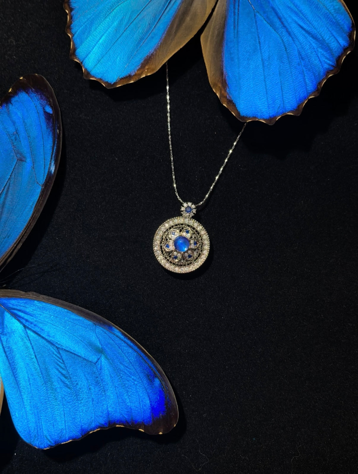EIRA Illusory Blue Orbit Choker