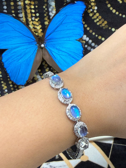 EIRA Illusory Blue Orbit Choker