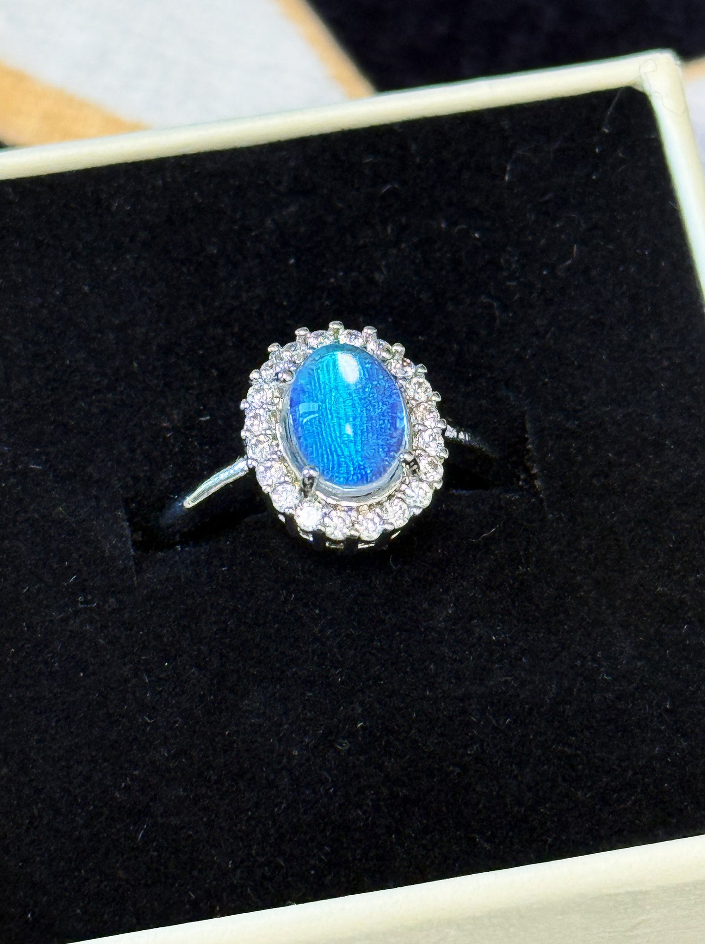 EIRA Aurora Morpho Circle